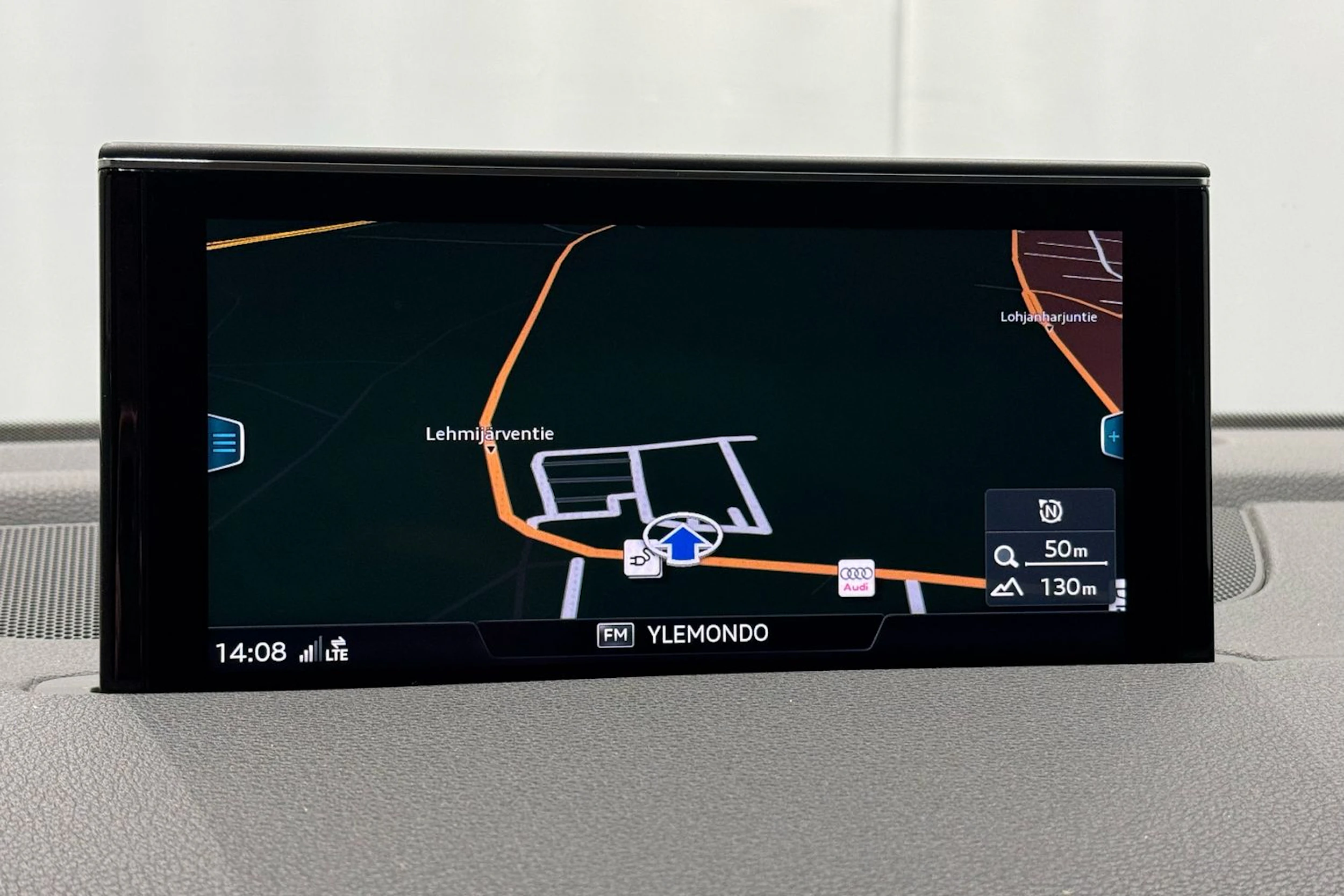 valkoinen Audi Q7 2017 kuva 30.