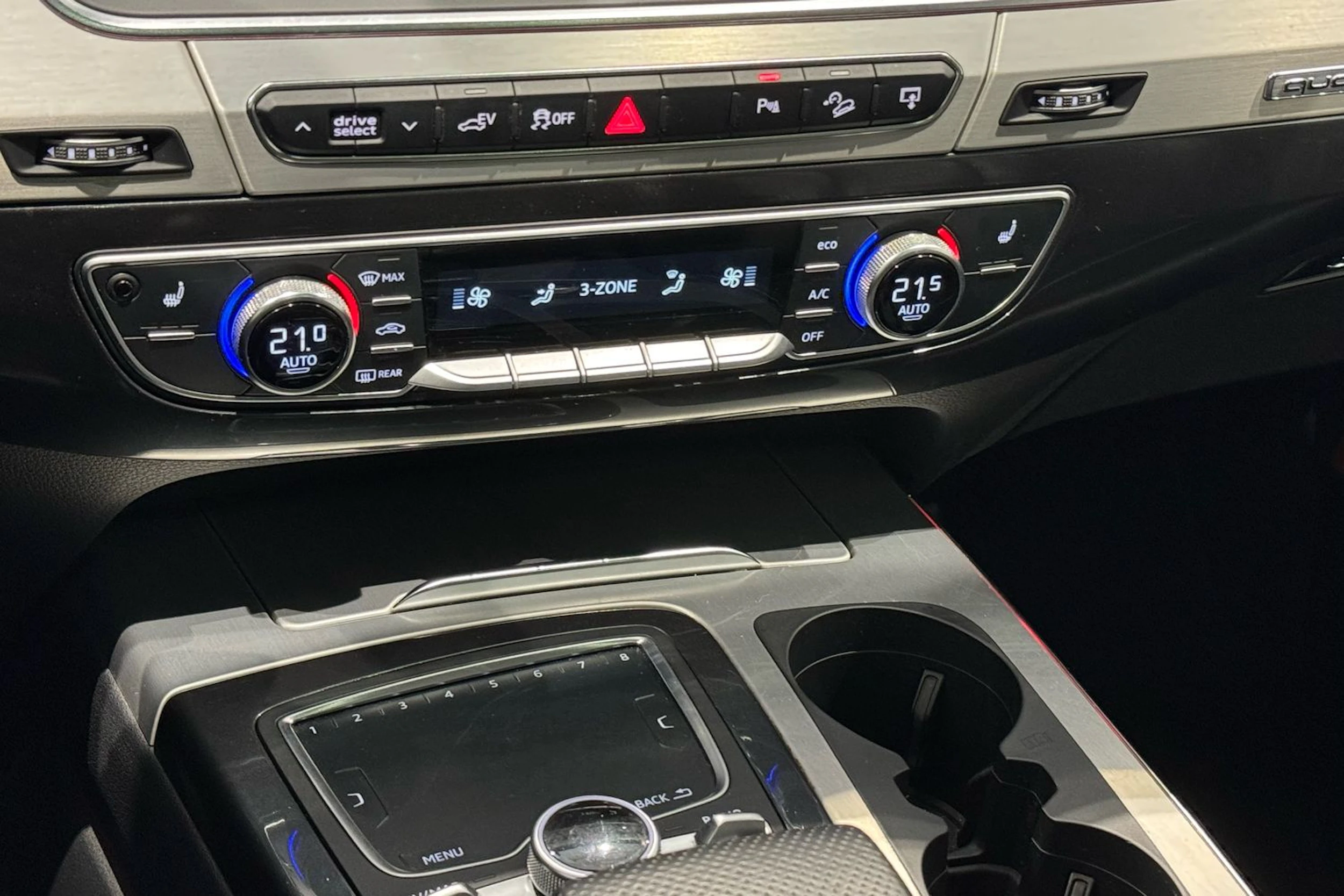 valkoinen Audi Q7 2017 kuva 32.