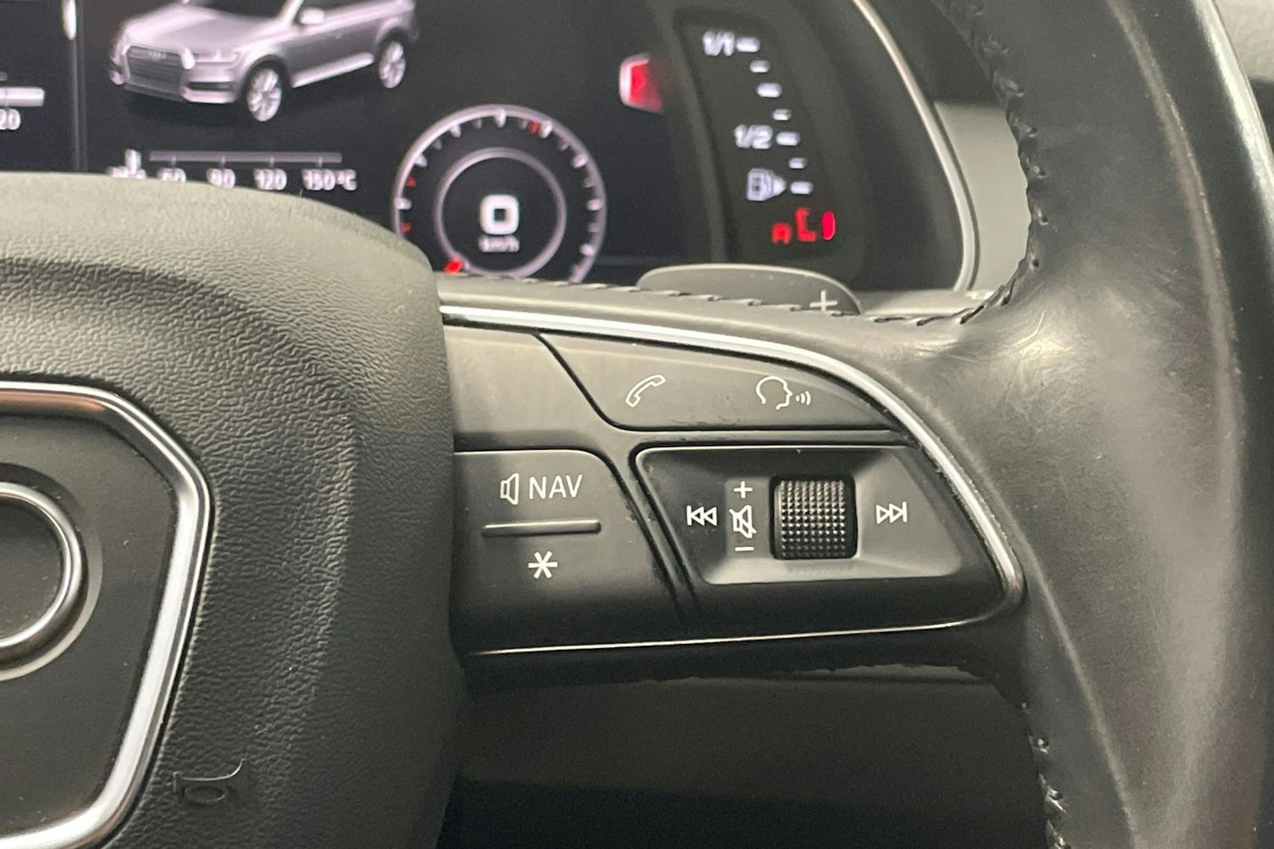 Hopea Audi Q7 2017 kuva 19.