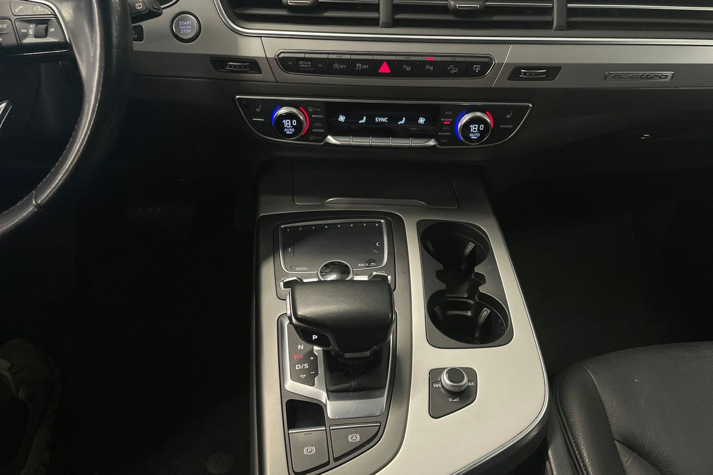 Hopea Audi Q7 2017 kuva 28.
