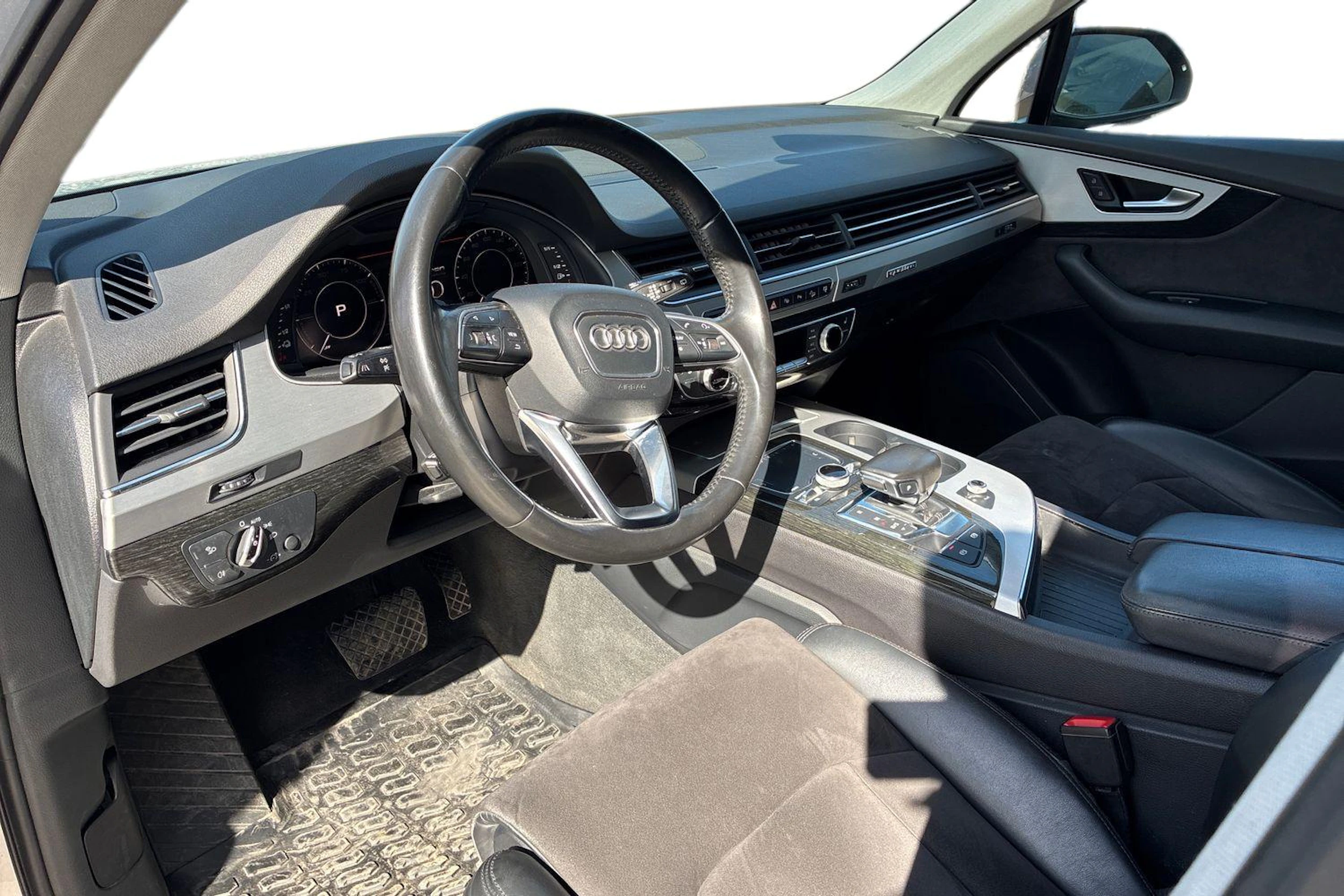 Hopea Audi Q7 2017 kuva 3.