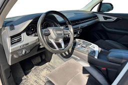 Hopea Audi Q7 2017 kuva 3.