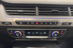 Hopea Audi Q7 2017 kuva 28.