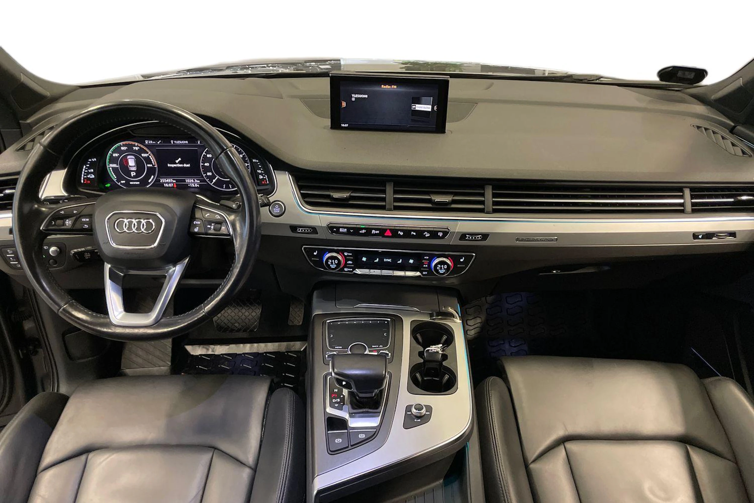 harmaa Audi Q7 2017 kuva 7.
