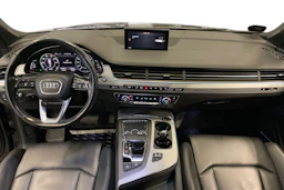 harmaa Audi Q7 2017 kuva 7.