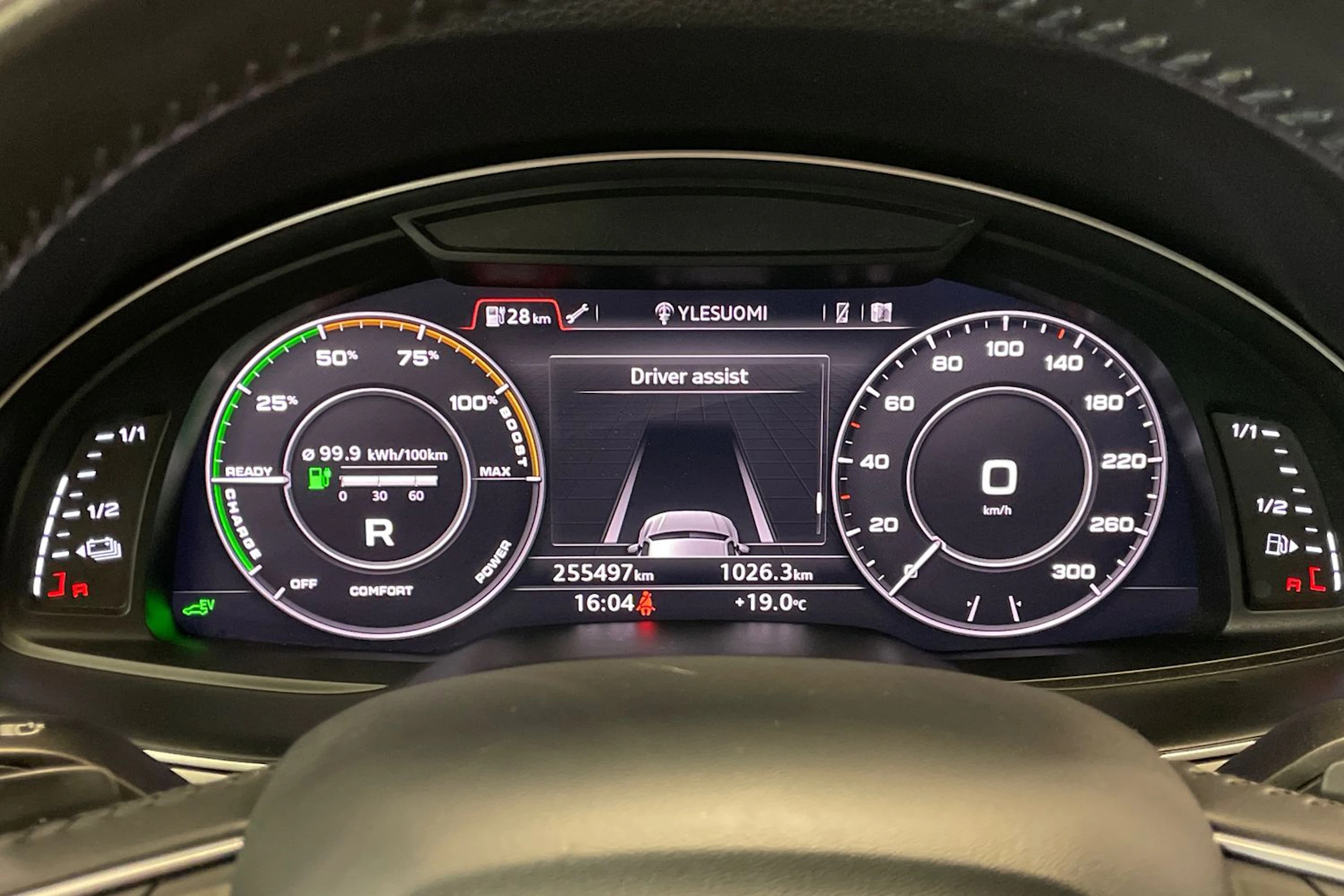 harmaa Audi Q7 2017 kuva 11.
