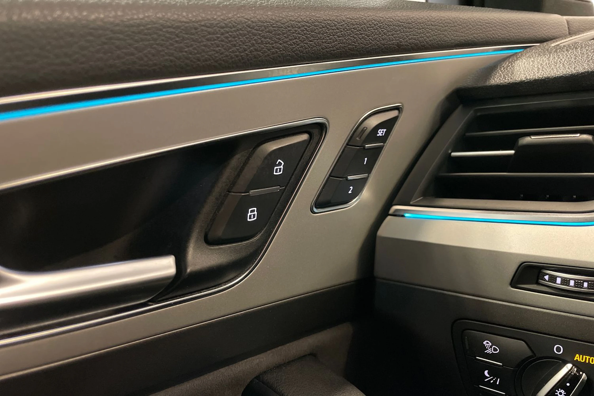 harmaa Audi Q7 2017 kuva 14.