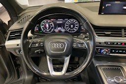 harmaa Audi Q7 2017 kuva 20.