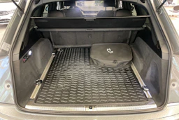 harmaa Audi Q7 2017 kuva 23.