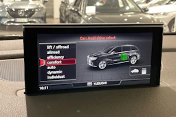 harmaa Audi Q7 2017 kuva 26.