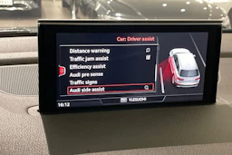harmaa Audi Q7 2017 kuva 28.