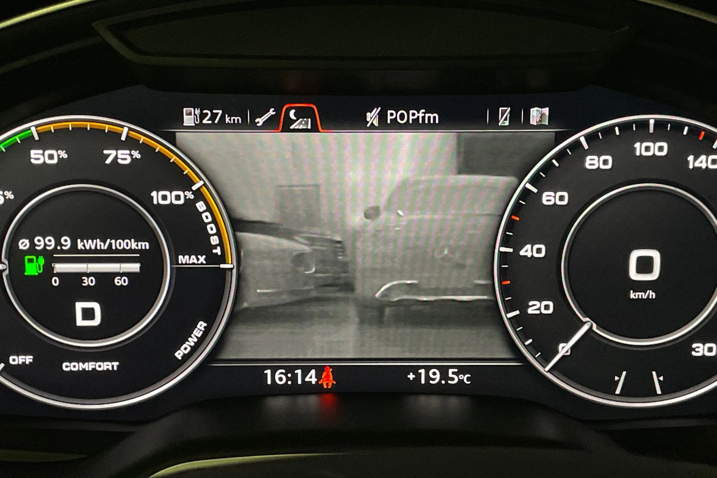 harmaa Audi Q7 2017 kuva 34.