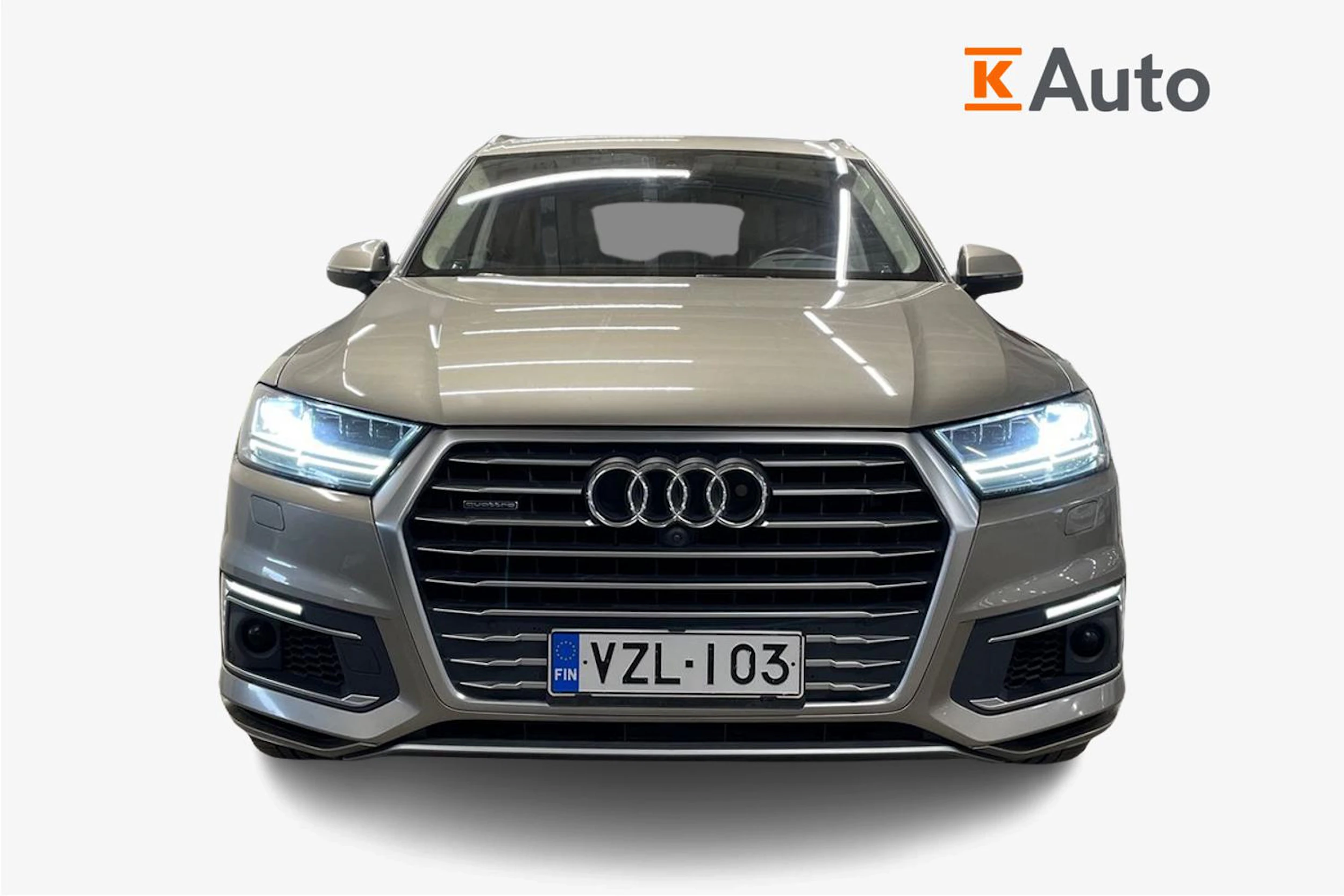 ruskea (beige) Audi Q7 2017 kuva 4.