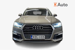 ruskea (beige) Audi Q7 2017 kuva 4.