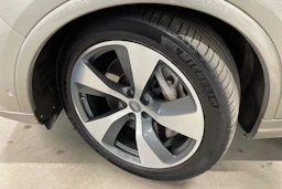 ruskea (beige) Audi Q7 2017 kuva 10.