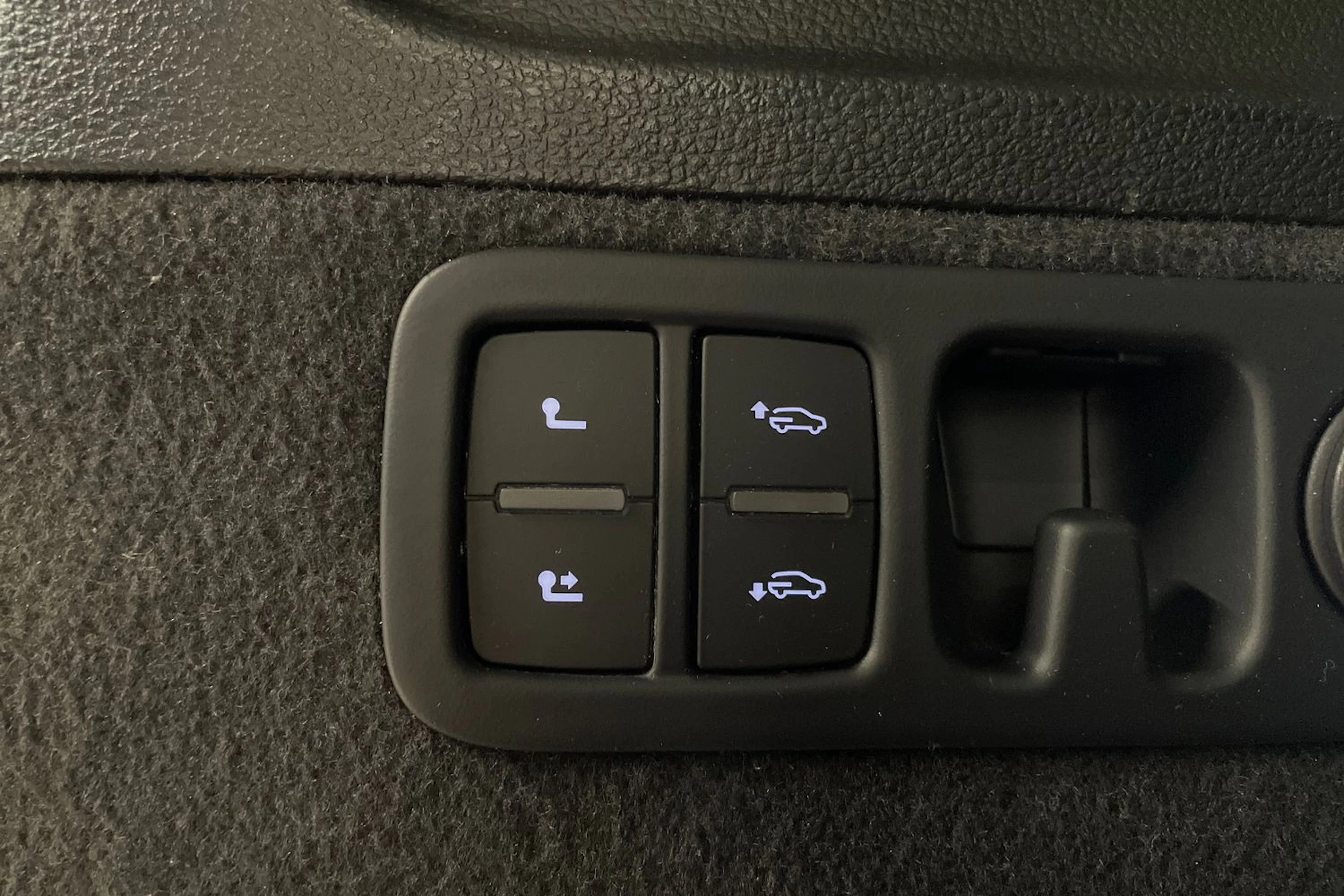 ruskea (beige) Audi Q7 2017 kuva 13.