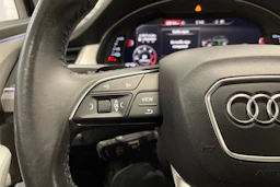 ruskea (beige) Audi Q7 2017 kuva 20.