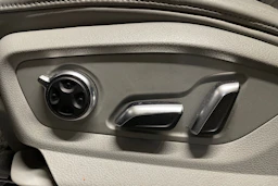 ruskea (beige) Audi Q7 2017 kuva 24.