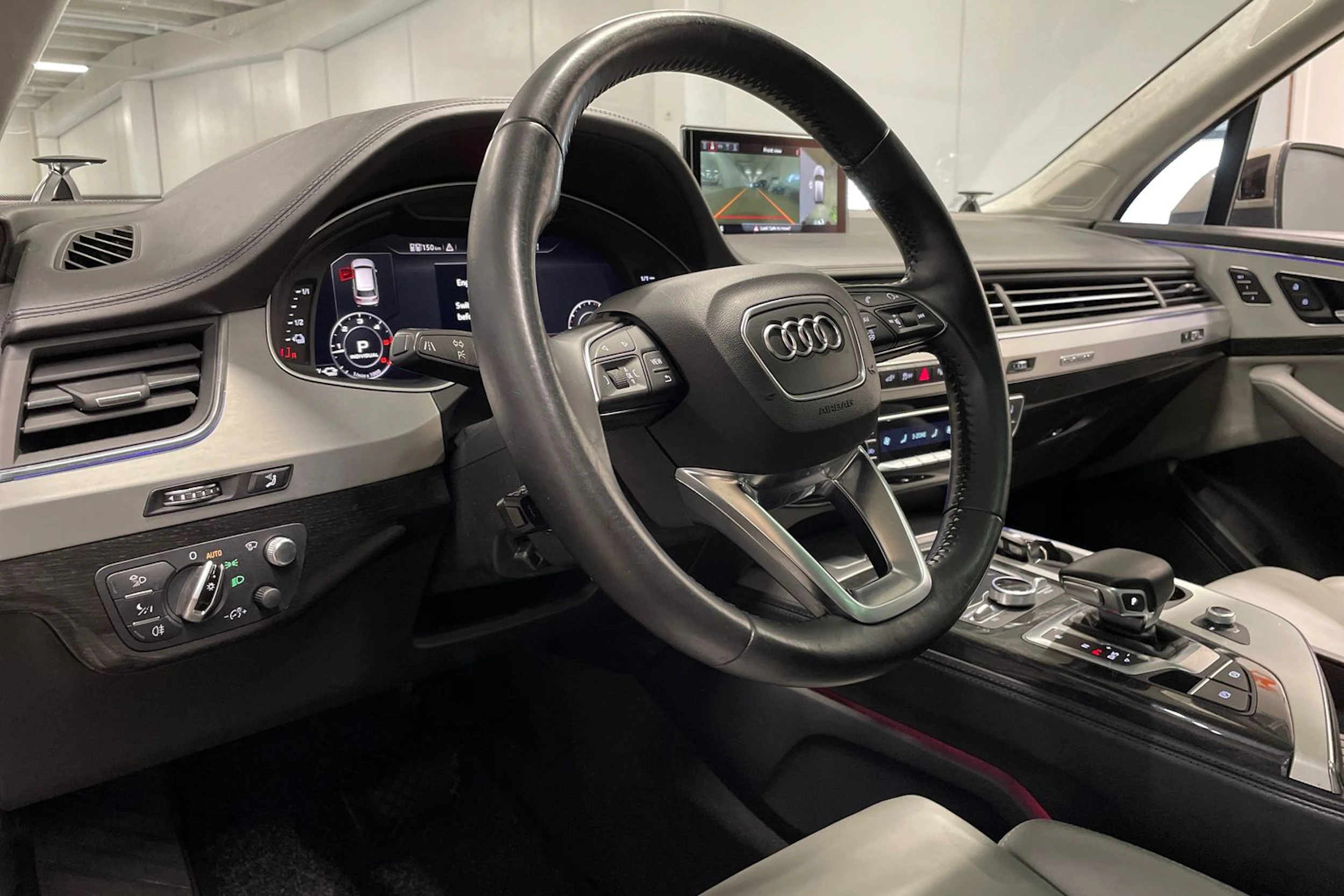 ruskea (beige) Audi Q7 2017 kuva 26.