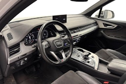 valkoinen Audi Q7 2017 kuva 3.