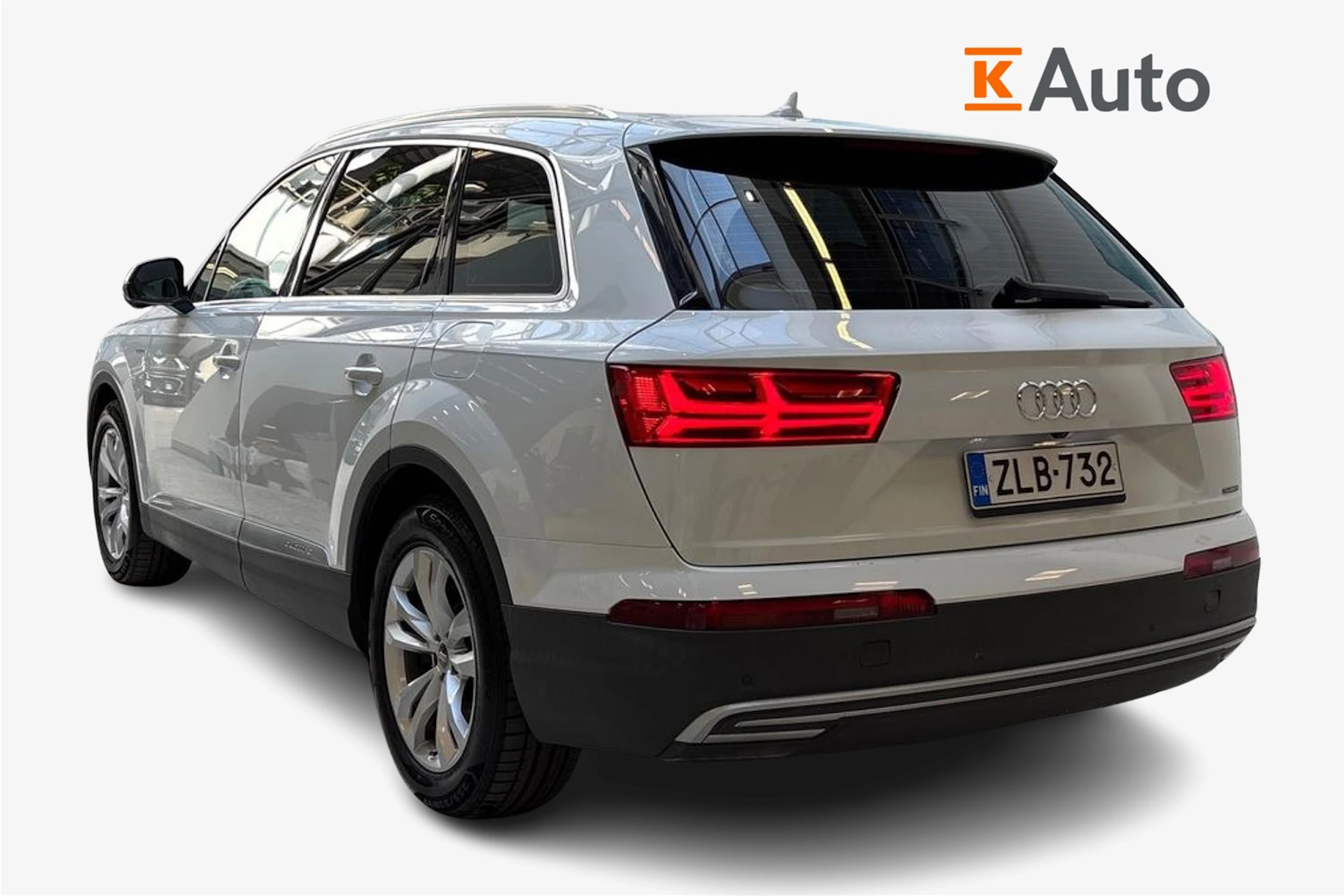 valkoinen Audi Q7 2017 kuva 2.