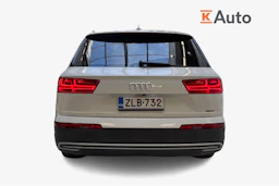 valkoinen Audi Q7 2017 kuva 3.