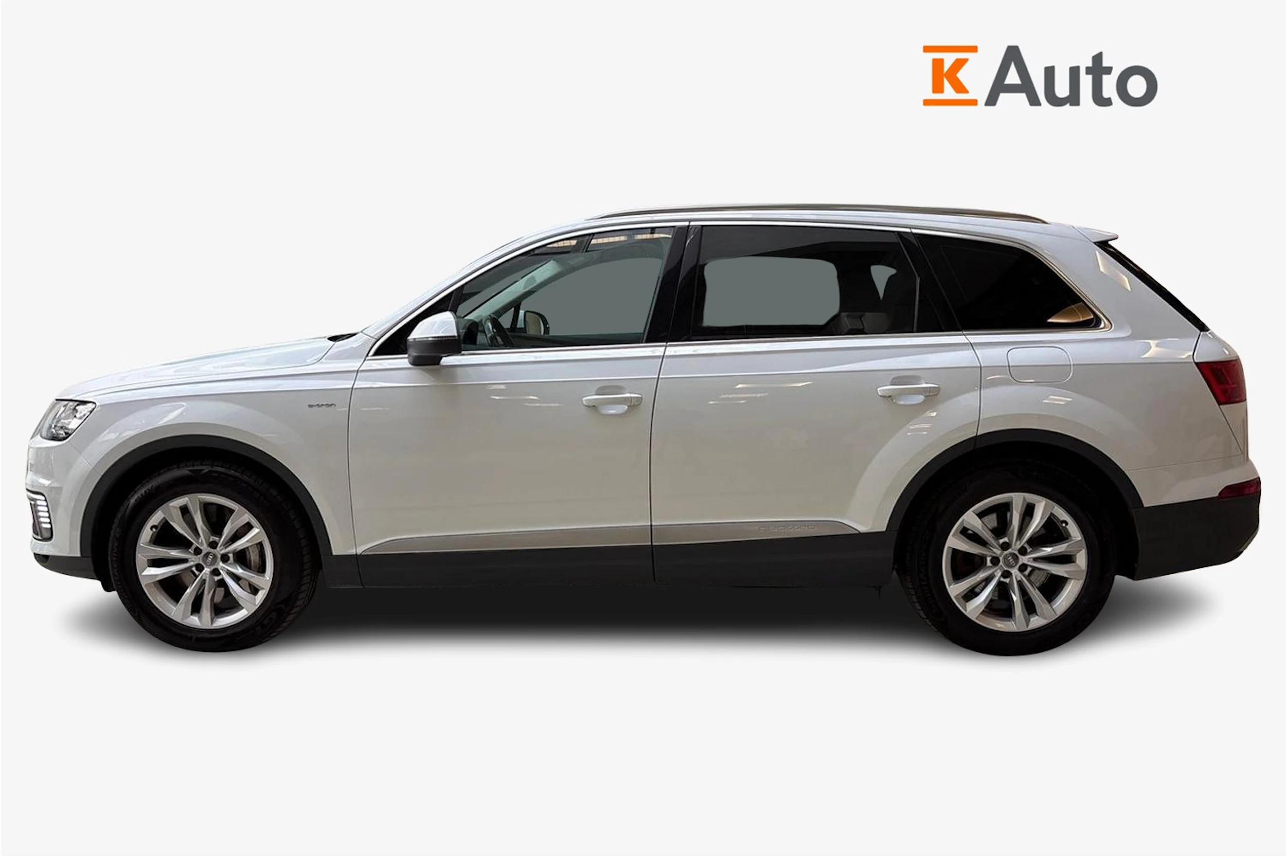 valkoinen Audi Q7 2017 kuva 5.