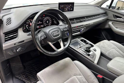 valkoinen Audi Q7 2017 kuva 6.