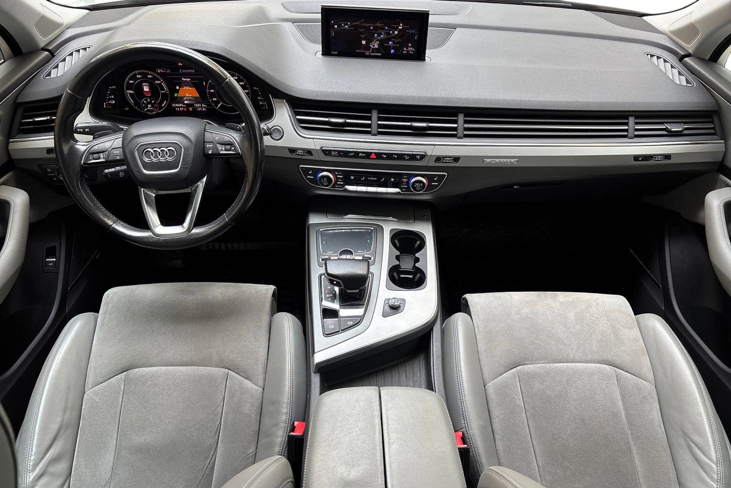 valkoinen Audi Q7 2017 kuva 7.