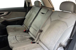 valkoinen Audi Q7 2017 kuva 8.