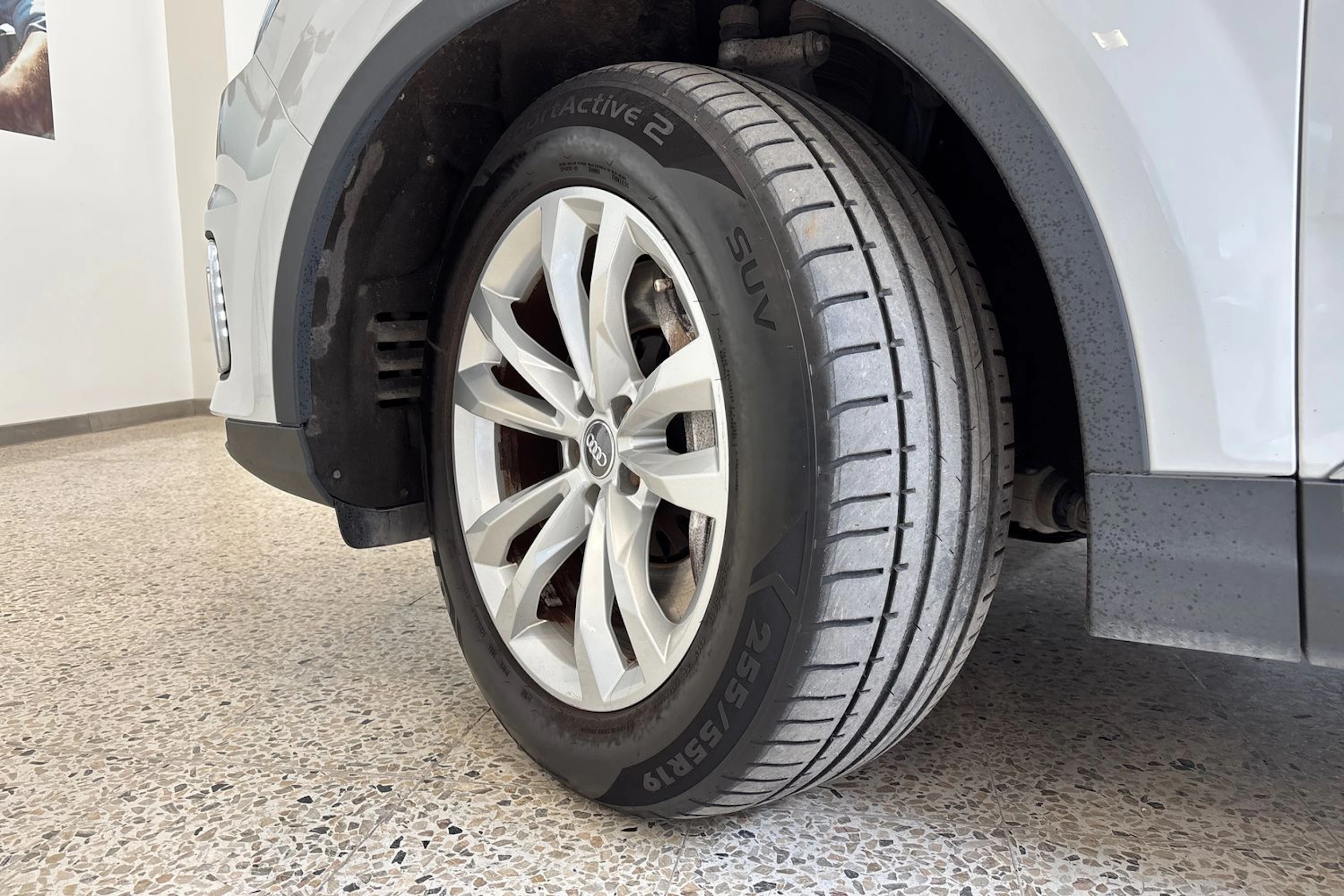 valkoinen Audi Q7 2017 kuva 10.