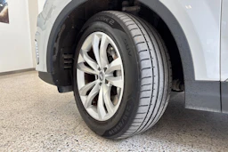 valkoinen Audi Q7 2017 kuva 10.