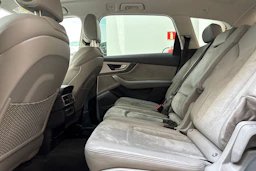 valkoinen Audi Q7 2017 kuva 11.