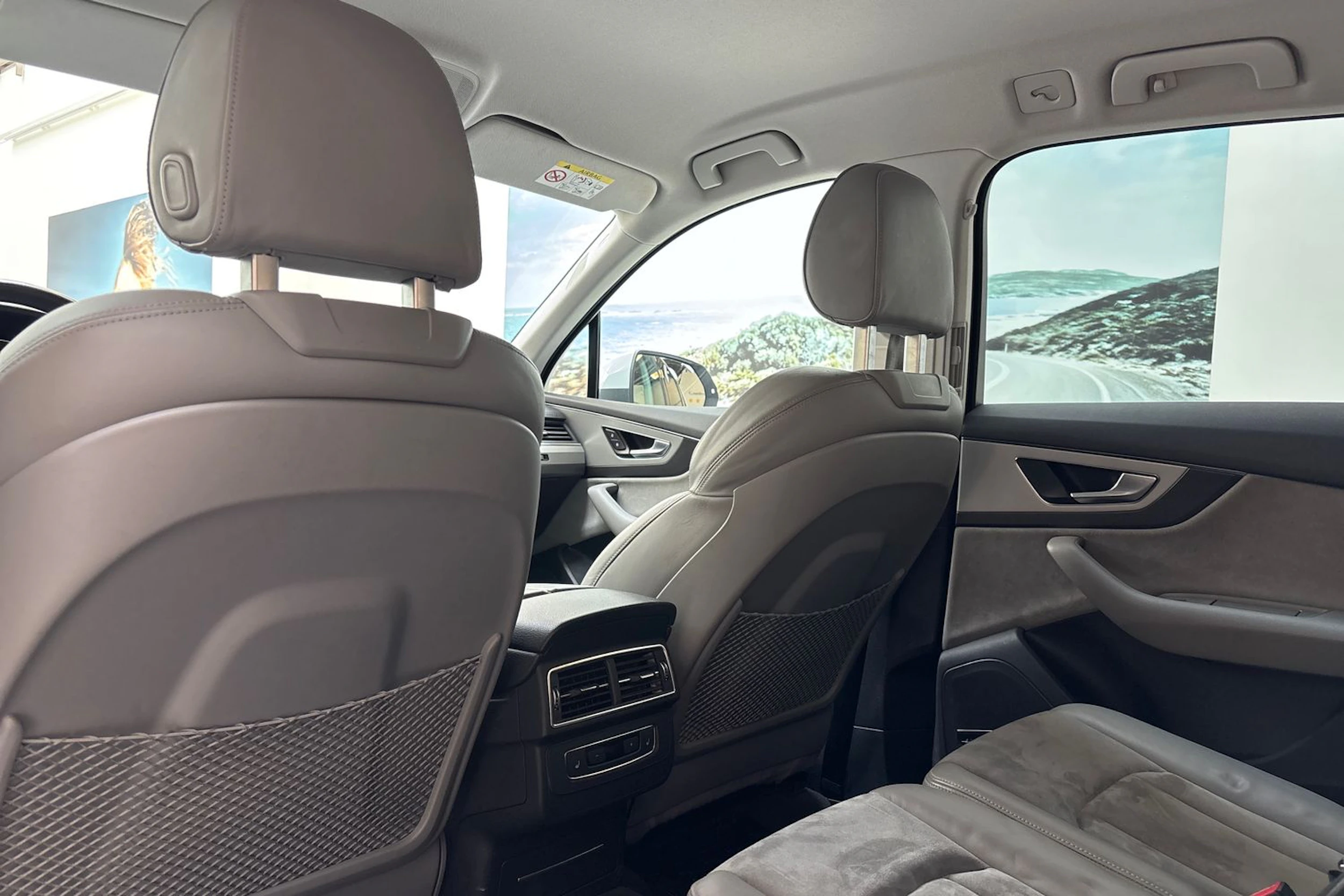 valkoinen Audi Q7 2017 kuva 12.