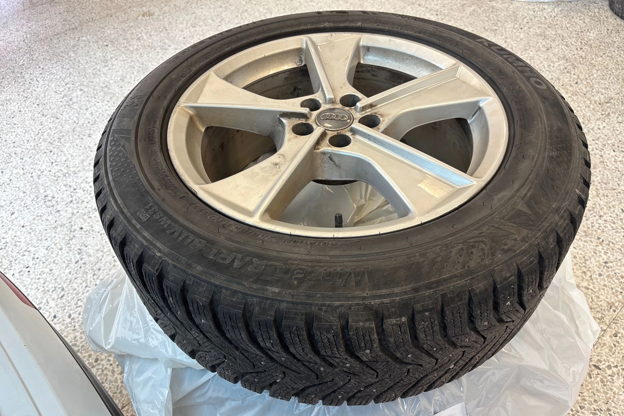 valkoinen Audi Q7 2017 kuva 14.