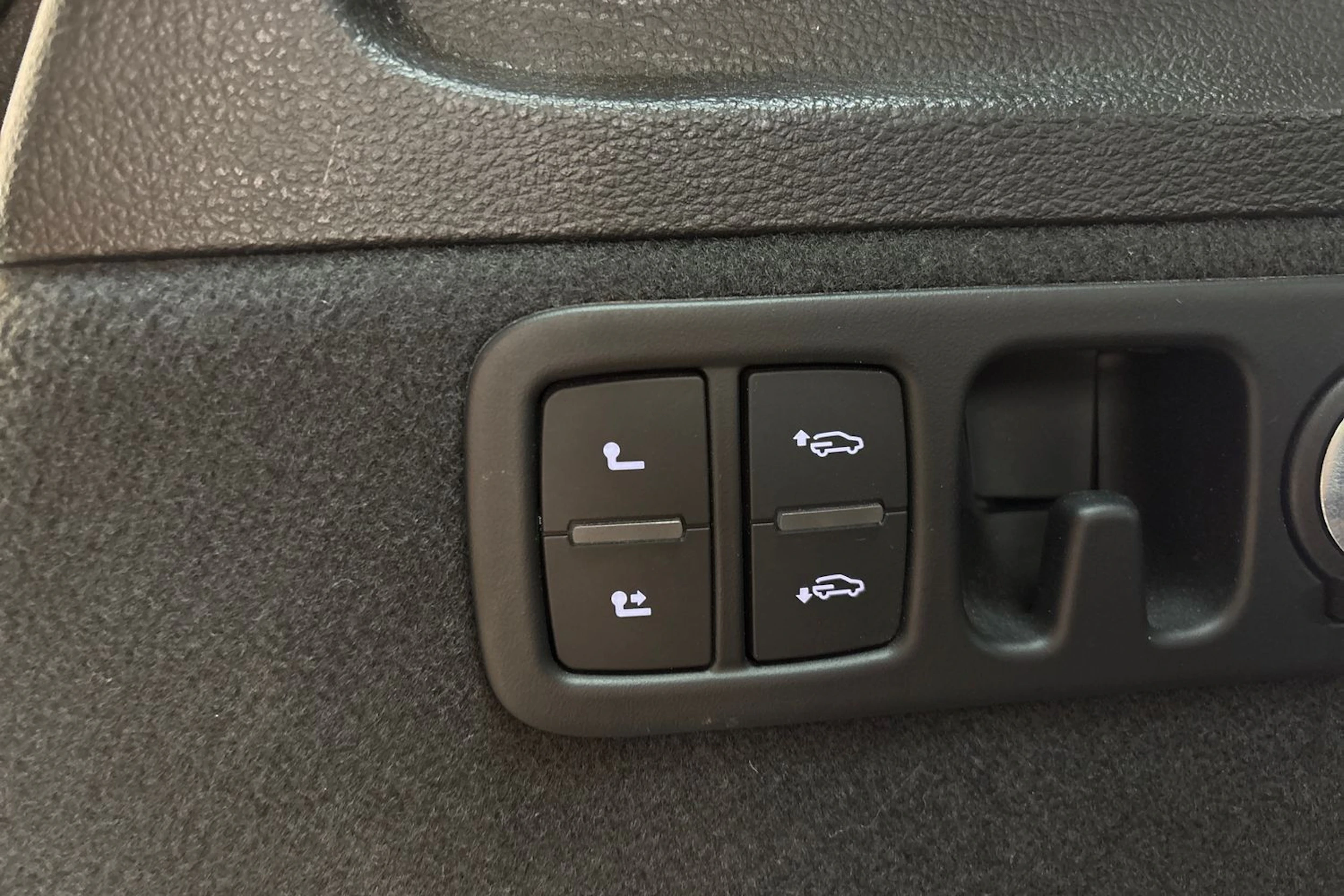 valkoinen Audi Q7 2017 kuva 17.