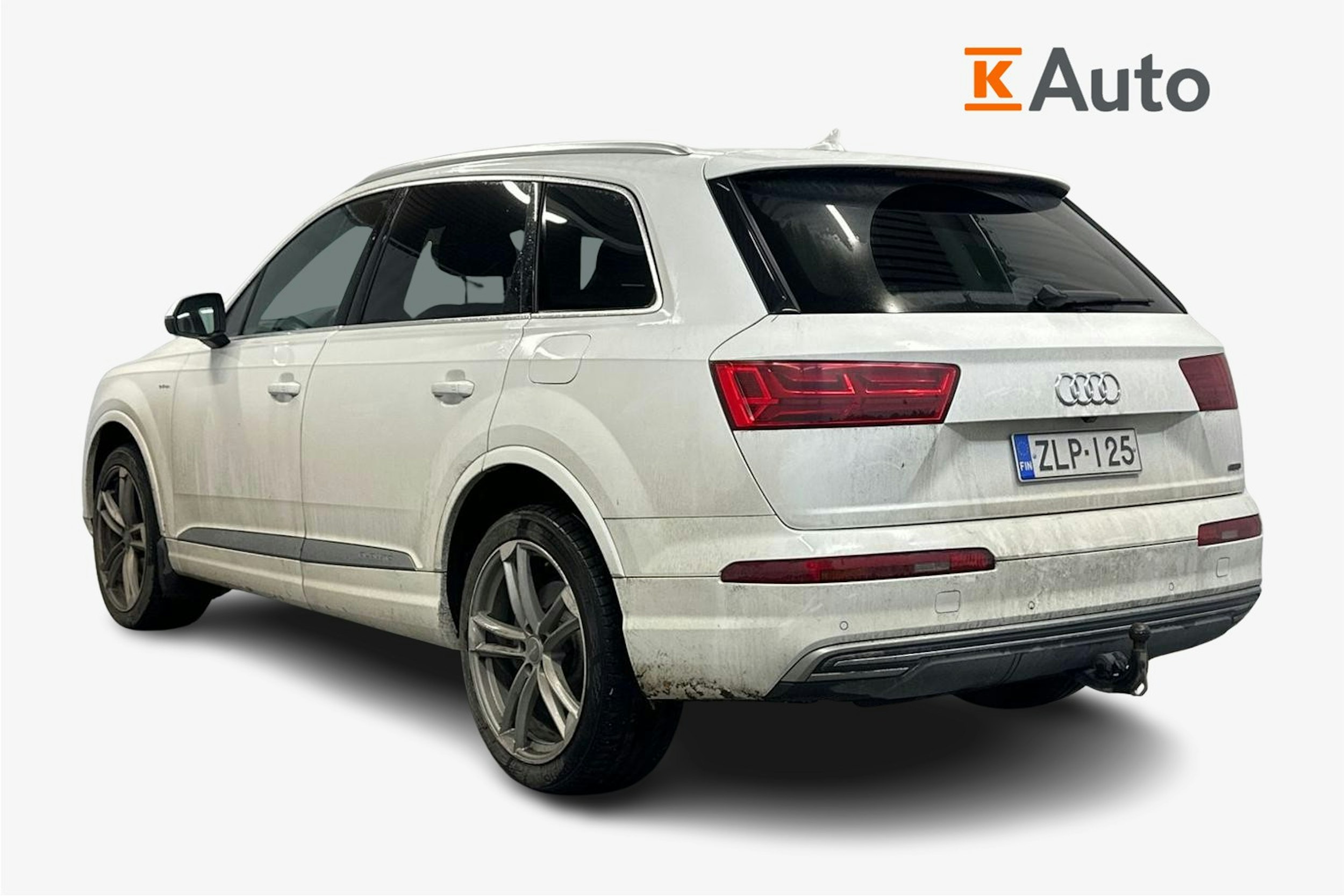 valkoinen Audi Q7 2017 kuva 2.