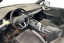 valkoinen Audi Q7 2017 kuva 3.