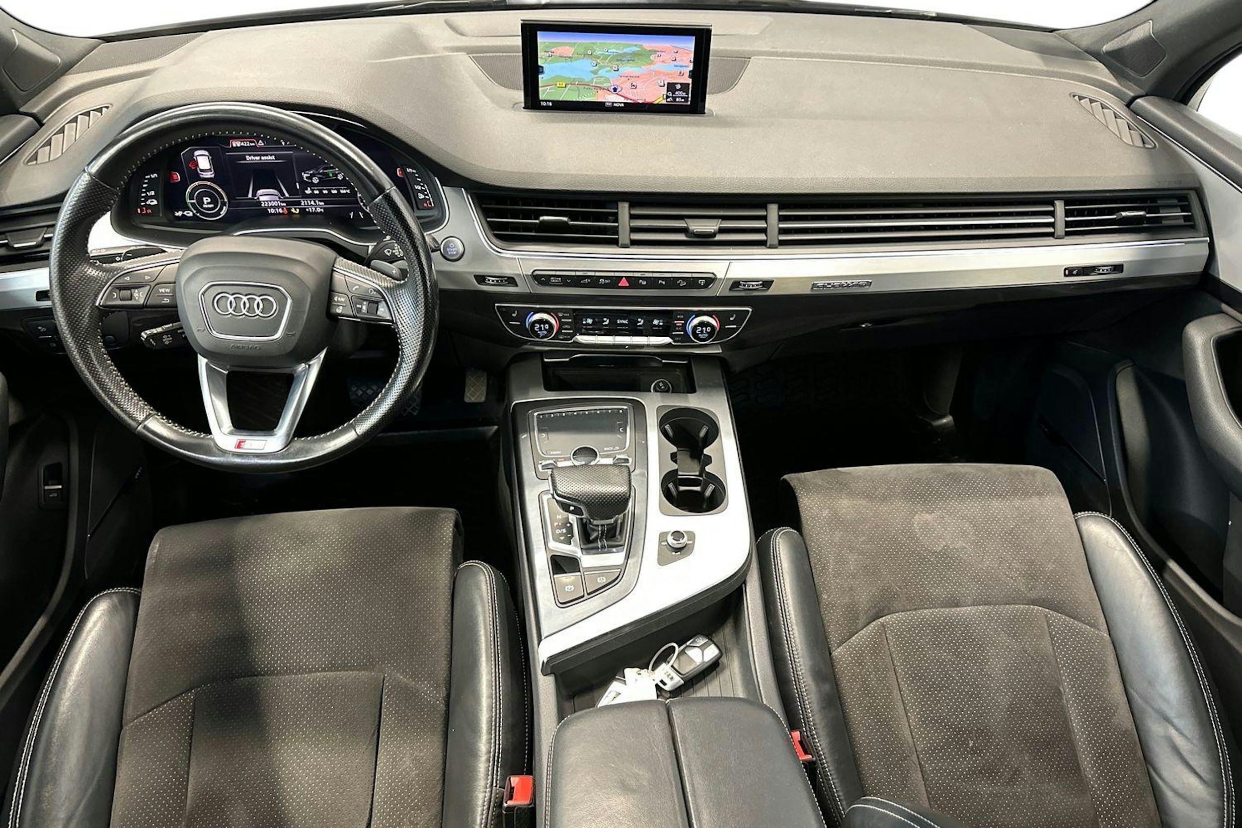 valkoinen Audi Q7 2017 kuva 7.