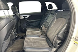 valkoinen Audi Q7 2017 kuva 8.