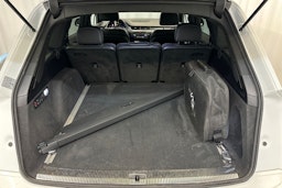 valkoinen Audi Q7 2017 kuva 11.