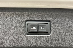 valkoinen Audi Q7 2017 kuva 24.