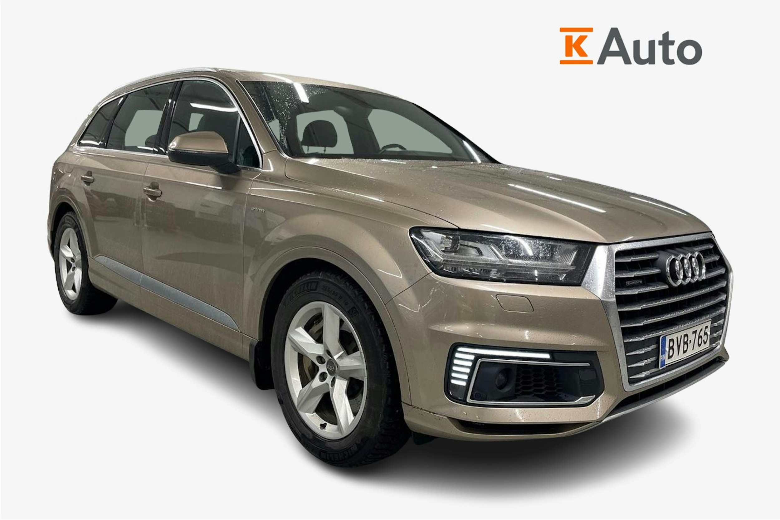 keltainen Audi Q7 2018 kuva 1.