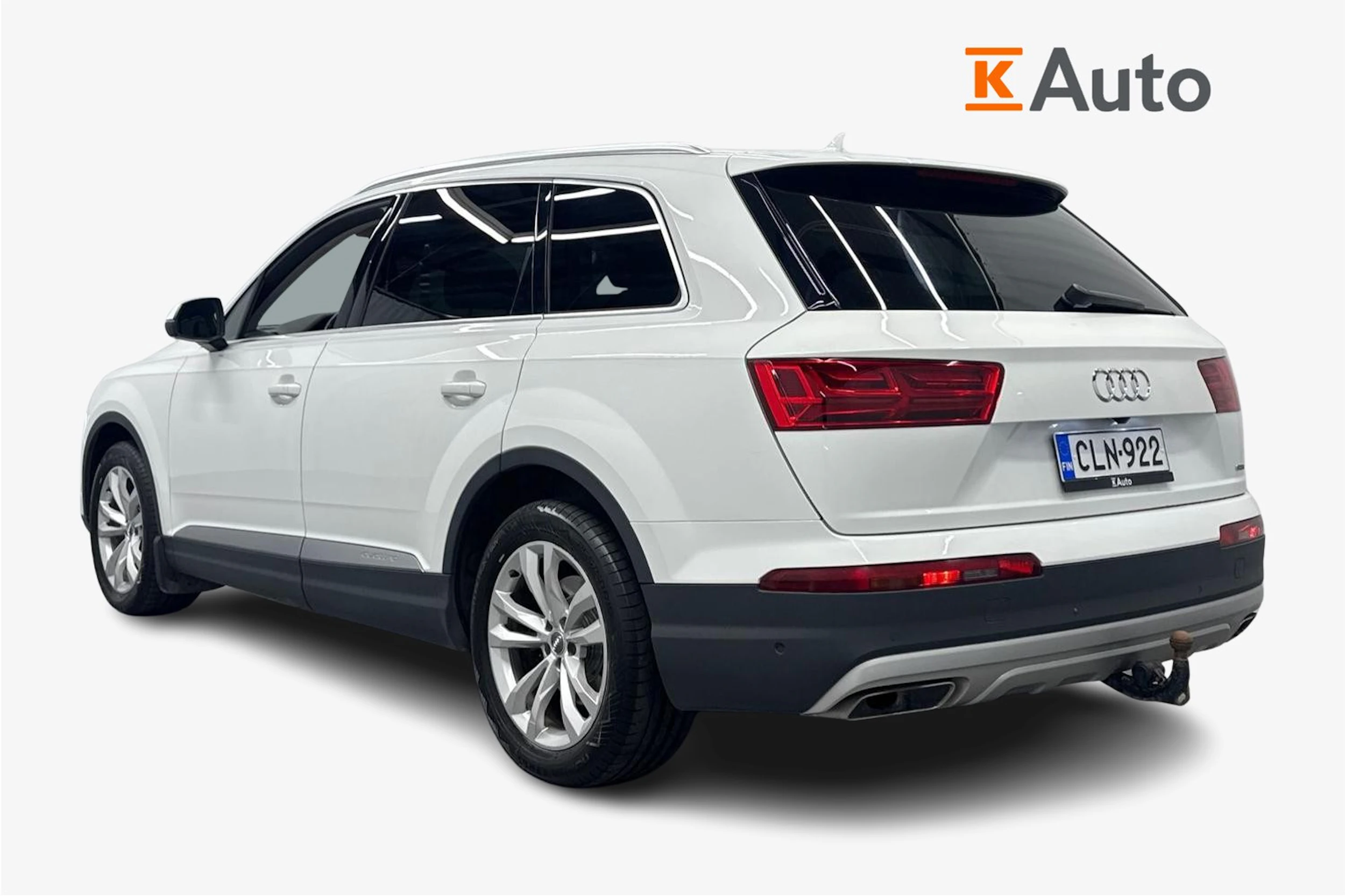 valkoinen Audi Q7 2018 kuva 2.