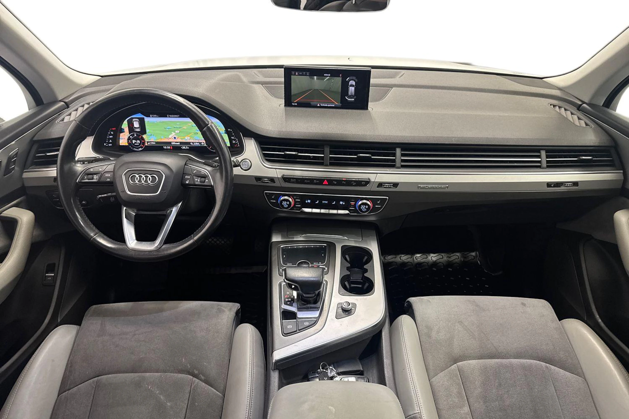 valkoinen Audi Q7 2018 kuva 7.