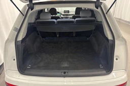valkoinen Audi Q7 2018 kuva 12.