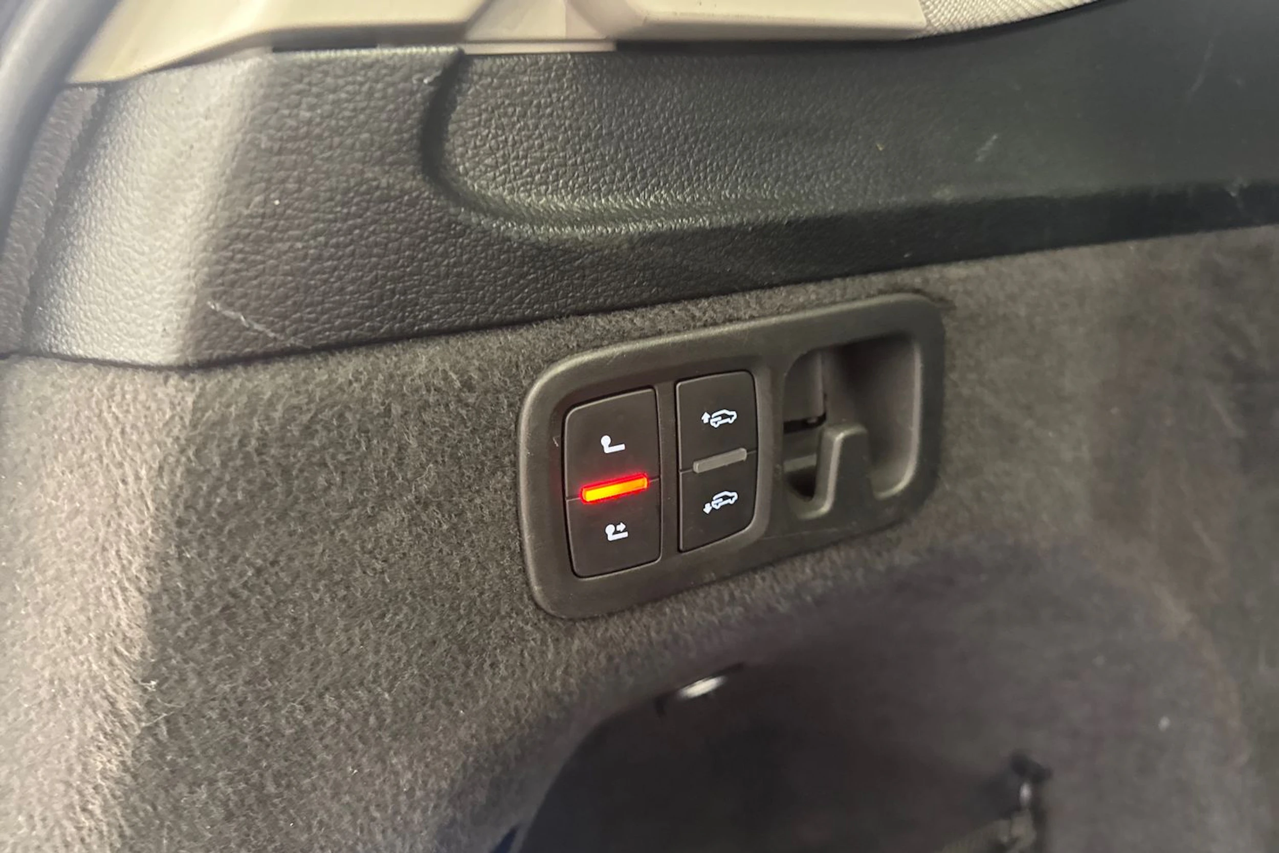 valkoinen Audi Q7 2018 kuva 14.