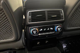 valkoinen Audi Q7 2018 kuva 15.