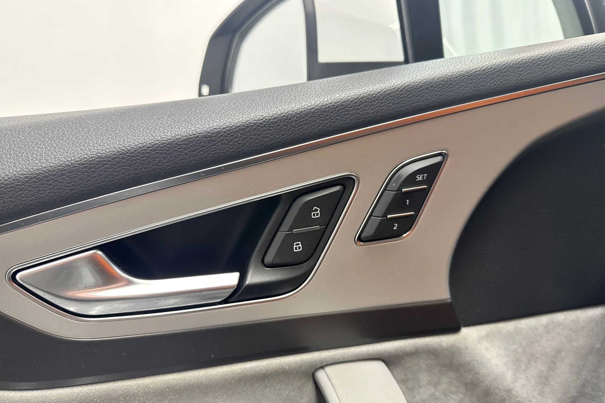 valkoinen Audi Q7 2018 kuva 17.