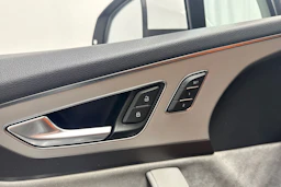valkoinen Audi Q7 2018 kuva 17.
